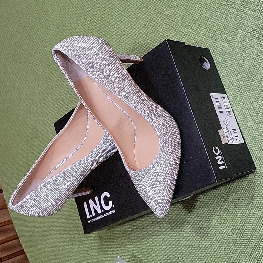 I.N.C. Silver  pumps